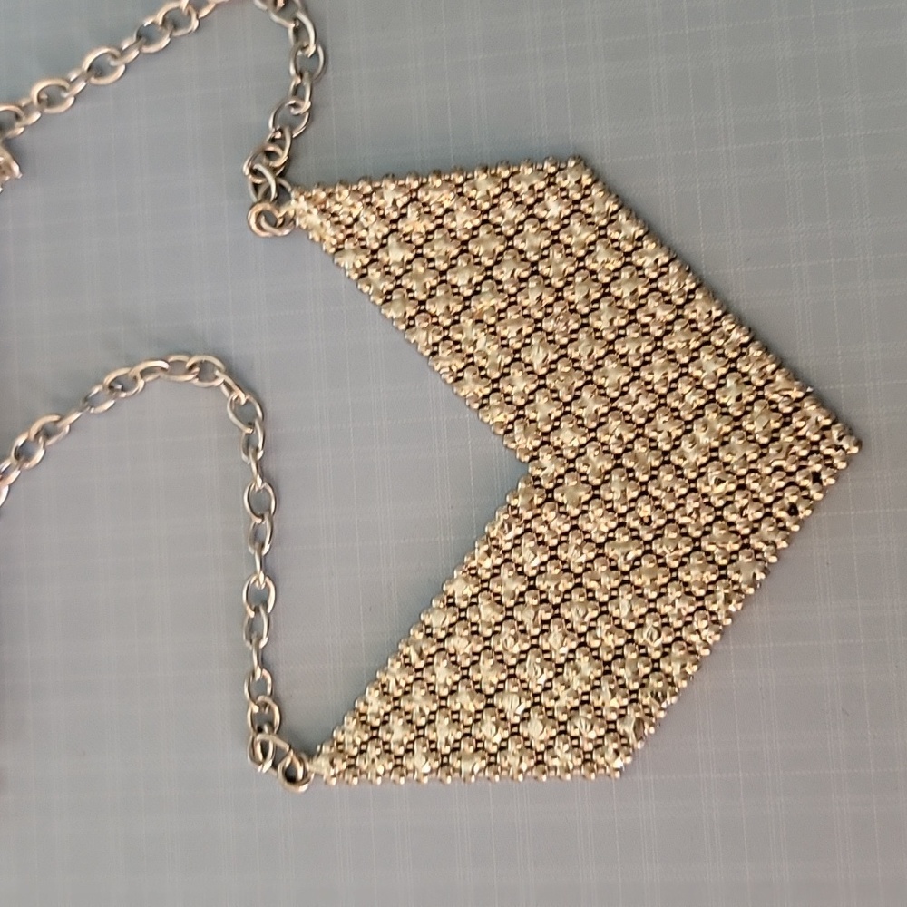 NEW/SILVER COLOR/NECKLACE